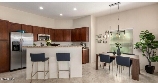 Foto del edificio - 3113 E Danbury Rd