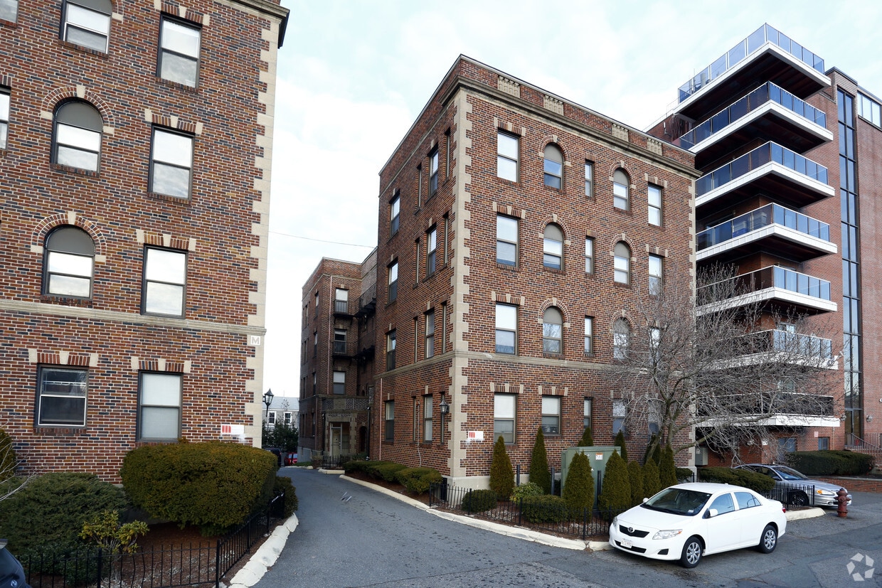 Primary Photo - Somerville Apartments