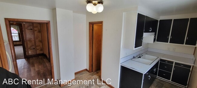 Building Photo - 2 br, 1 bath House - 1417 N Superior St