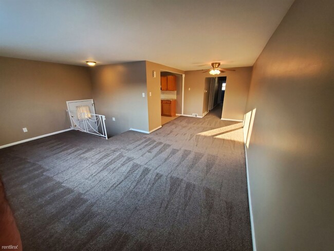Building Photo - 3 br, 2 bath Duplex - 2141 Benson St Fl 2