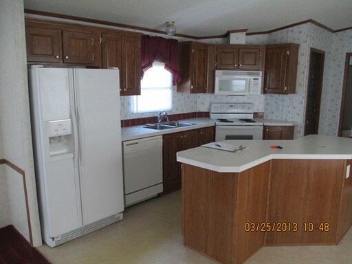 Building Photo - 6900 Buncombe Rd