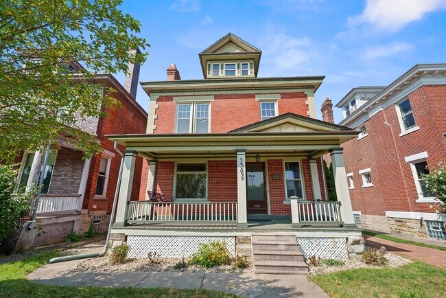 Building Photo - 1362 Eastwood Ave