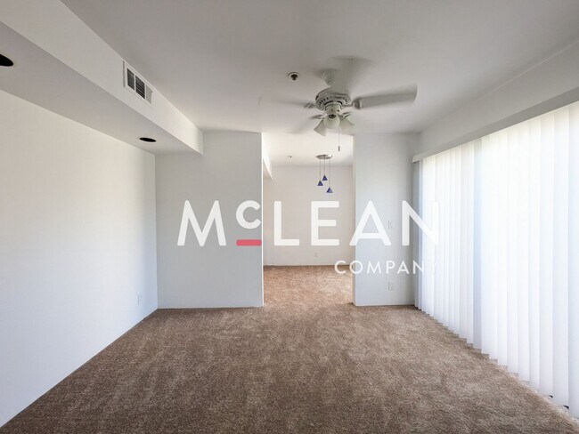 Foto del edificio - The Village Racquet Club - 2 Bedroom, 2 Ba...