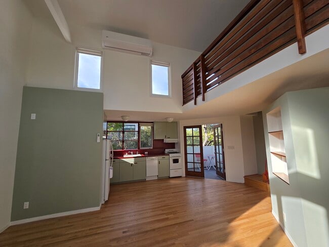 Building Photo - 2417 4th St