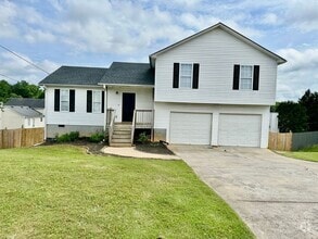 Building Photo - 136 Concorde Dr