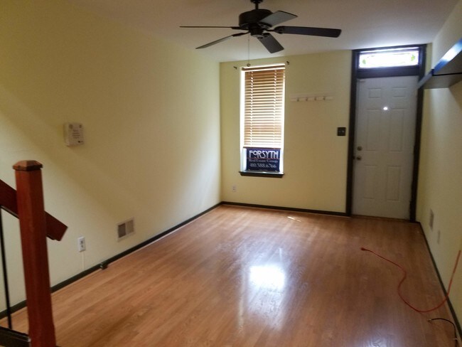 Living Room - 802 Mangold St