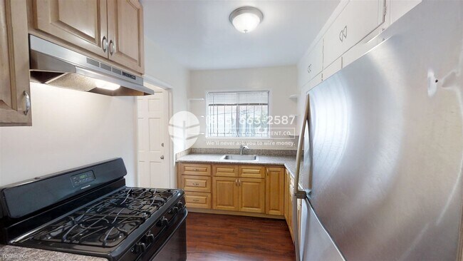 Building Photo - 2 br, 1 bath Duplex - 6434 Bancroft Avenue -
