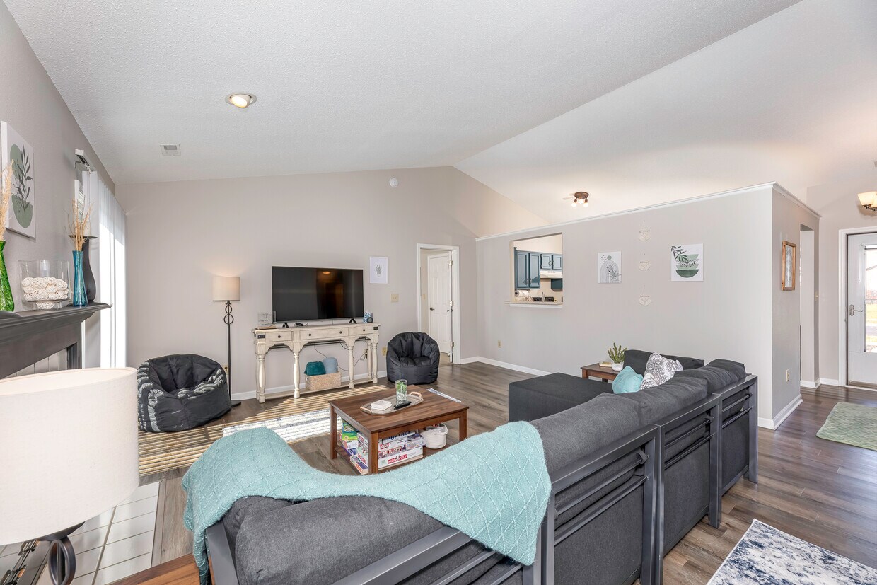 203 E Pine Ridge Dr, Westfield, IN 46074 House Rental in Westfield