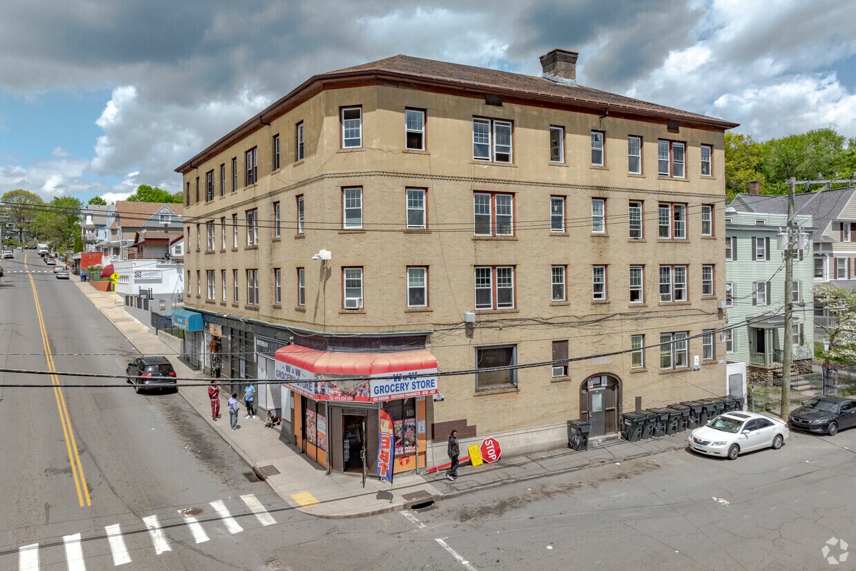 Primary Photo - 174 Willow St