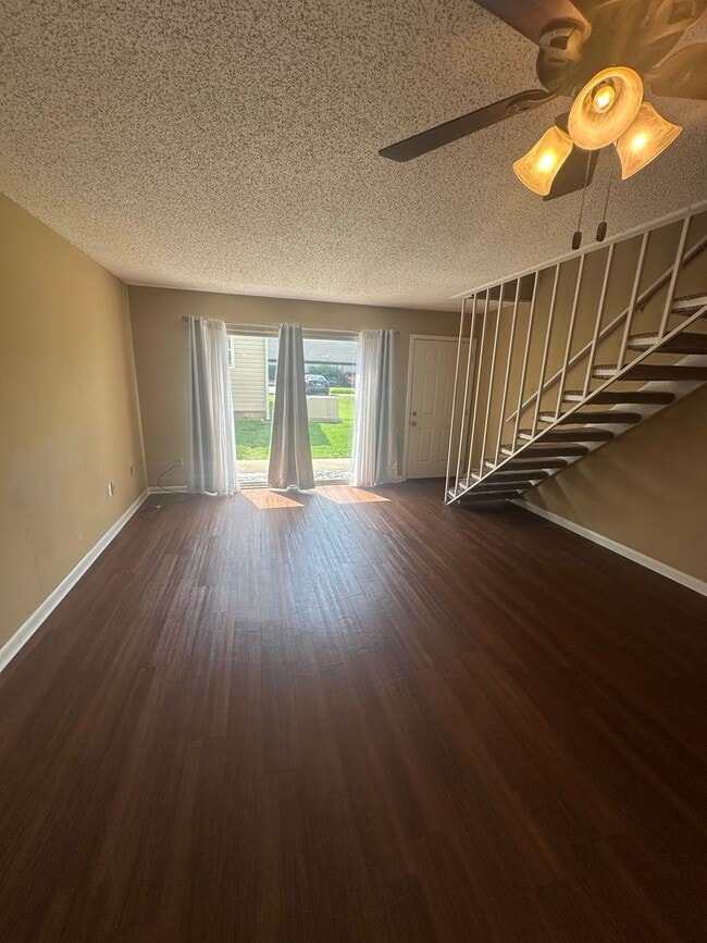Foto del edificio - 1BD/1BA Townhouse located on the Germantow...