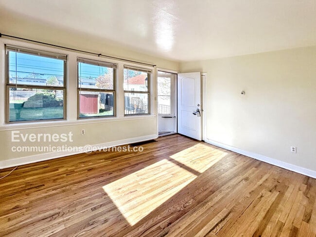 Foto del edificio - 1322 E Kiowa St