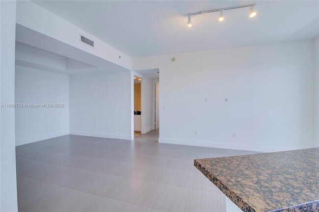 Building Photo - 15901 Collins Ave