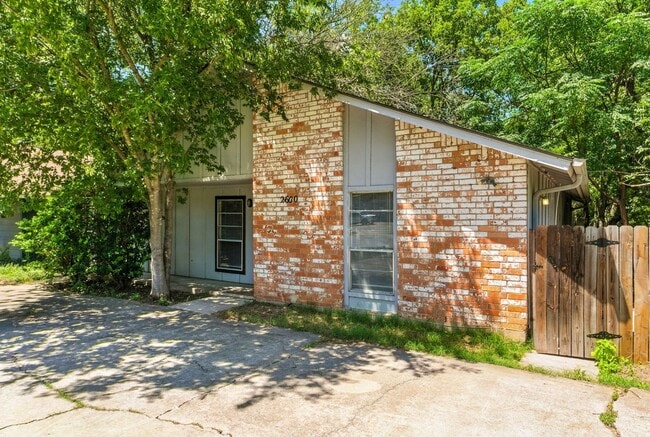 Building Photo - CV-AUS2600 Brickford