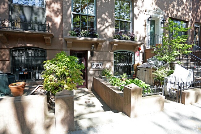 Foto del edificio - 408A Clinton St