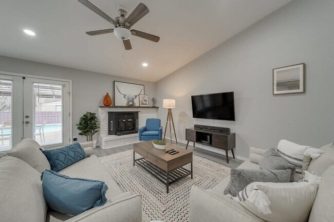 Foto del edificio - 2922 Clover Valley Dr