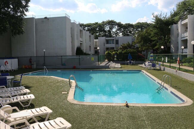 Pool - 460 River Rd