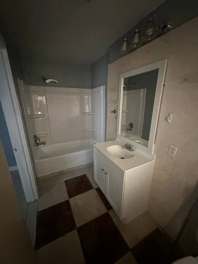 Foto del edificio - 2504 Reynolds Ave