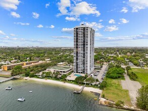 Building Photo - 5600 N Flagler Dr