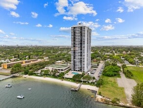 Building Photo - 5600 N Flagler Dr