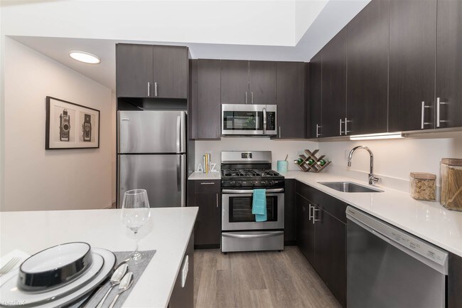 Building Photo - 1 br, 1 bath Apartment - MODE Lakeview 404