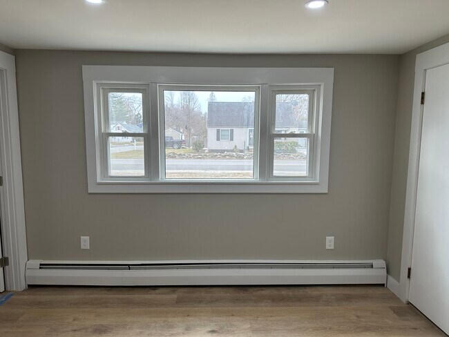 Living room / great natural sunlight - 33A Bridge St