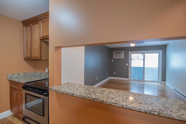 Foto del edificio - 92 Eastern Ave