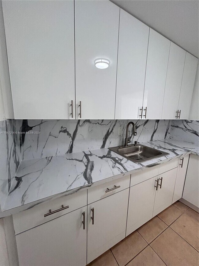 Foto del edificio - 15201 NE 6th Ave