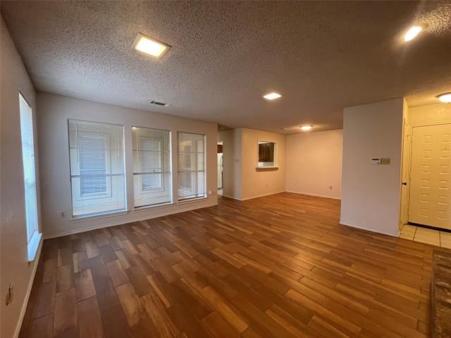 Foto del edificio - 6439 Brookhaven Trail