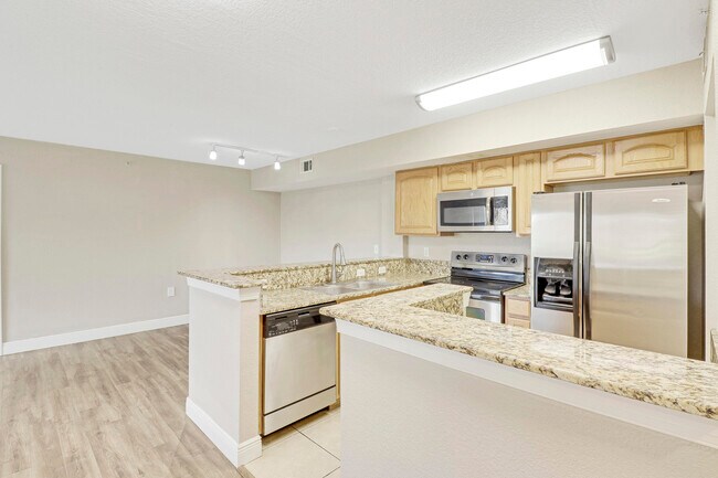 Building Photo - 271 SW Palm Dr
