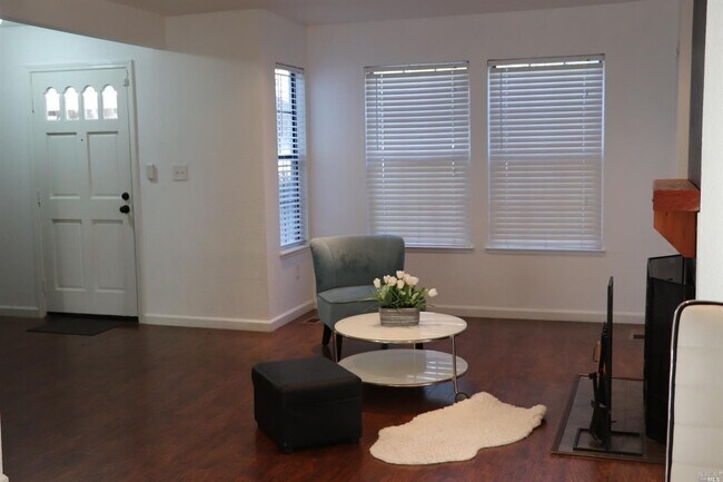 Building Photo - Benicia's Remodeled Townhouse With 3 Bedro...
