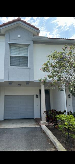 Foto del edificio - 2036 Alta Meadows Ln