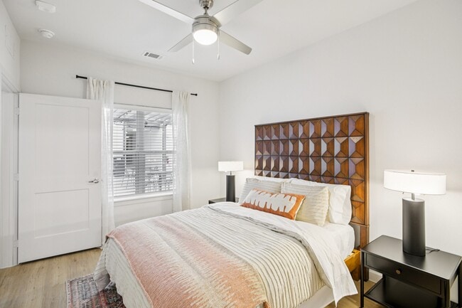 Building Photo - Matador