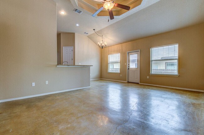 Building Photo - AVAILABLE NOW! Nice 3 Bedroom Duplex locat...