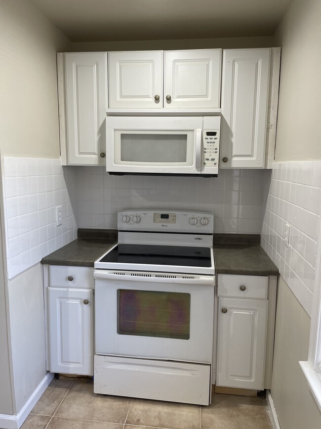 Kitchen - 14545 Old Courthouse Way