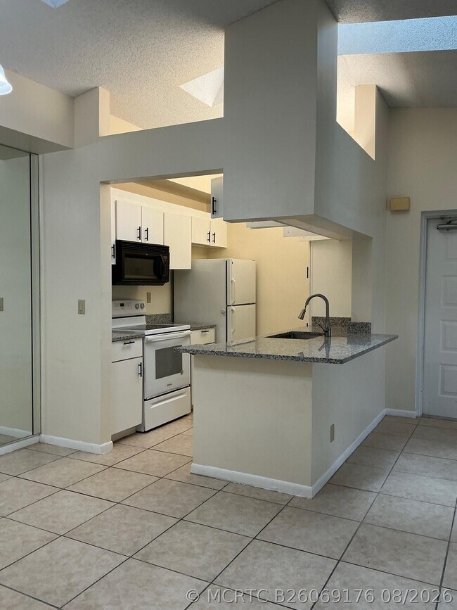 Building Photo - 2506 SE Anchorage Cove