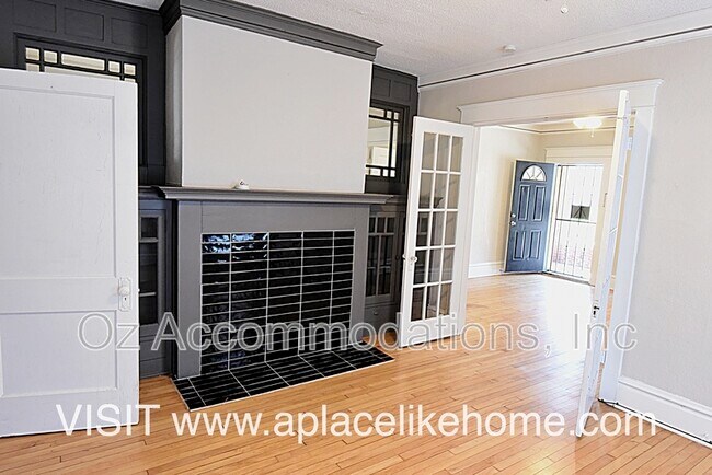 Foto del edificio - 3807 Washington St