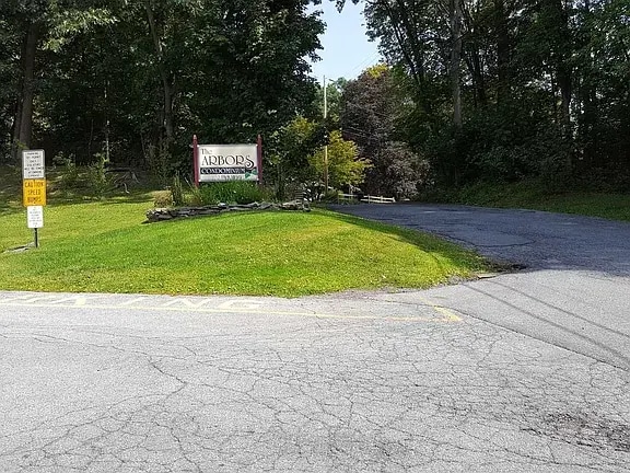 Building Photo - 3 Hook Rd