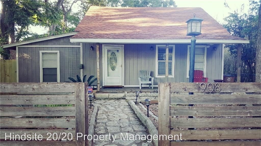 Primary Photo - 1908 Riverview St