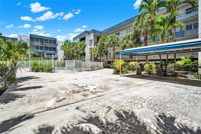 Foto del edificio - 16750 NE 10th Ave
