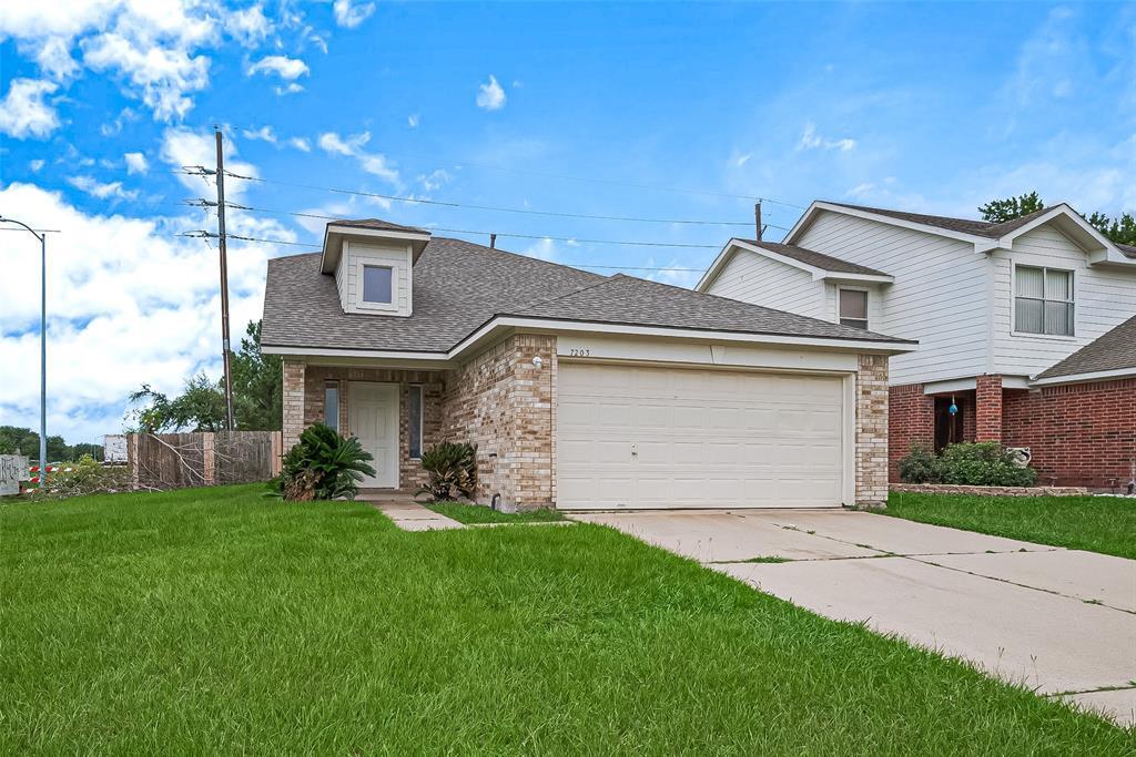 Foto principal - 7203 River Pines Dr