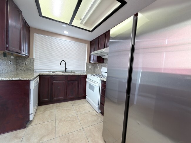 Building Photo - 4417 Anatone Dr