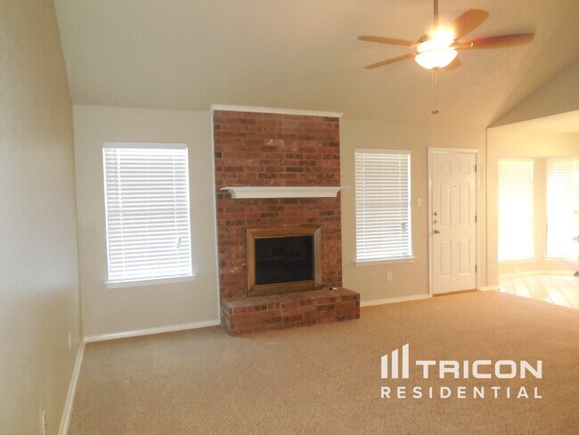 Building Photo - 817 Arcadia St