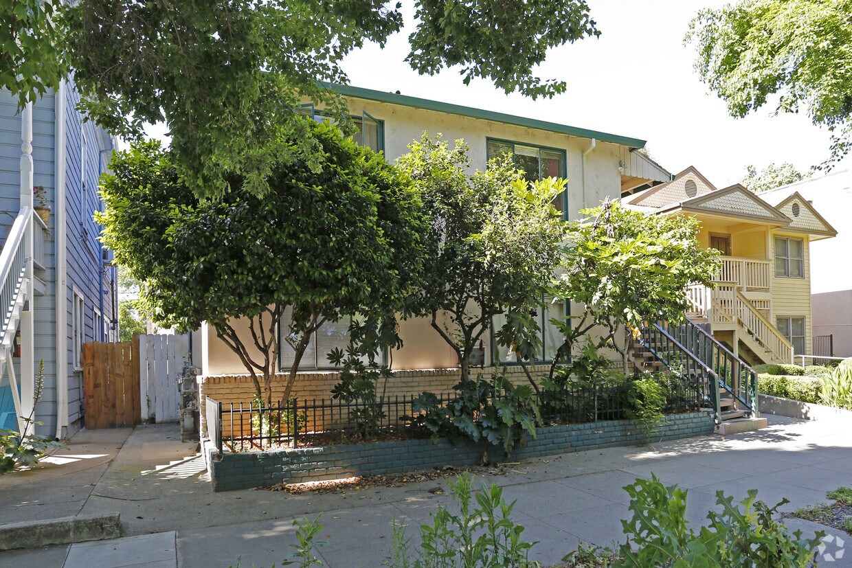 Building Photo - 1820 O St