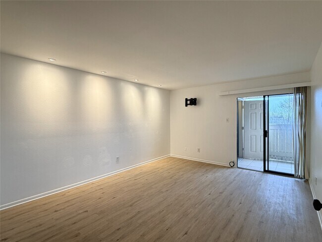 Foto del edificio - 8523 Hearth Dr