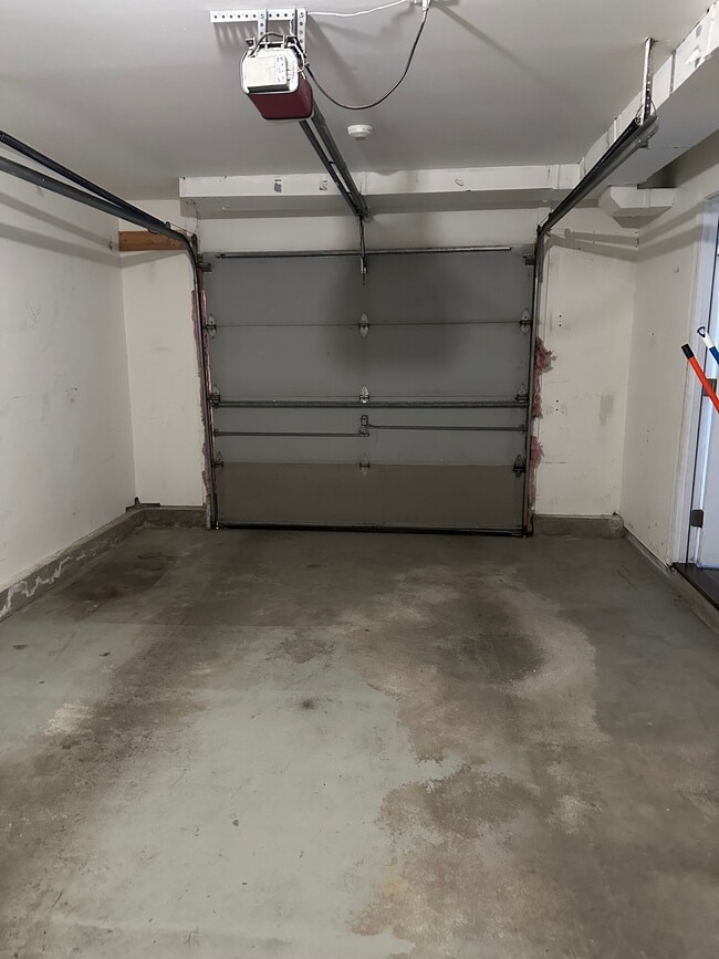 Garage 2 - 19 Doane St