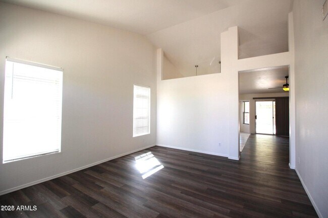 Building Photo - 1381 W Gail Dr