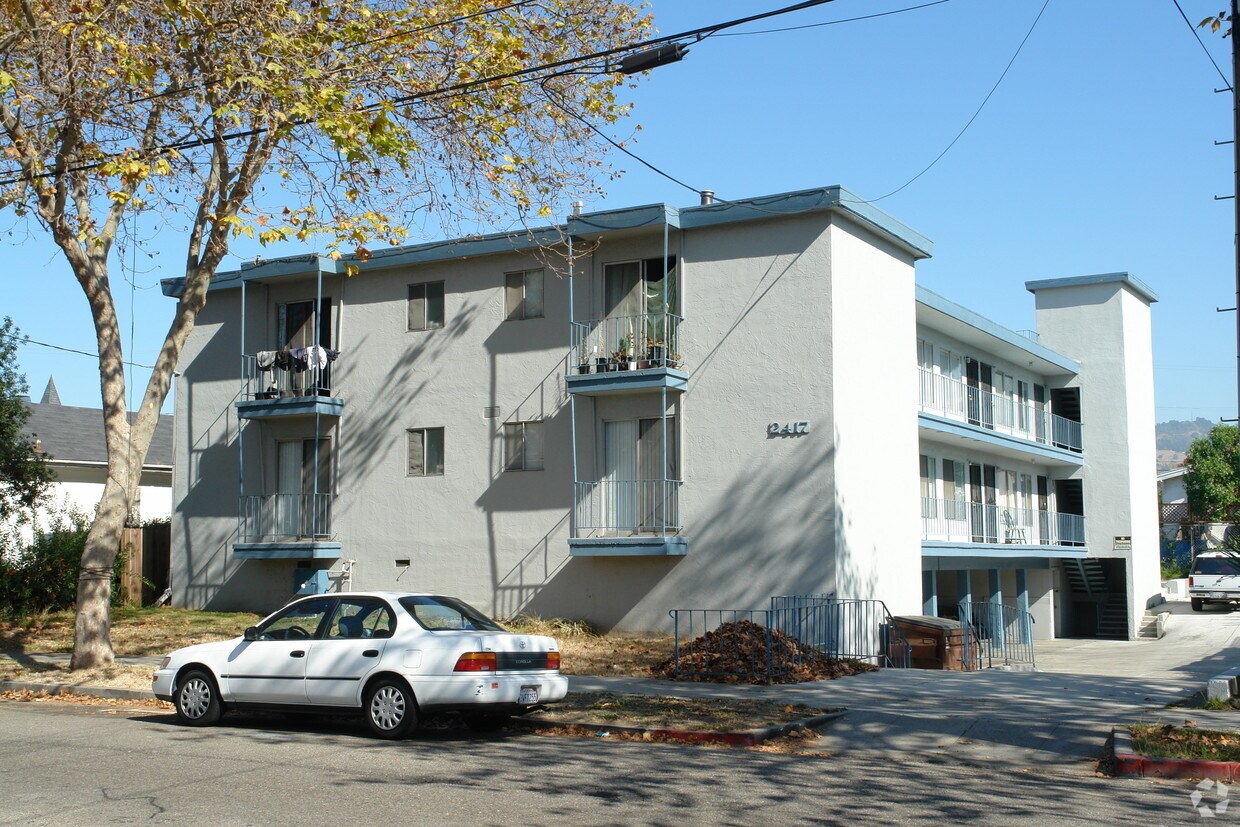 Primary Photo - 2417 6th St