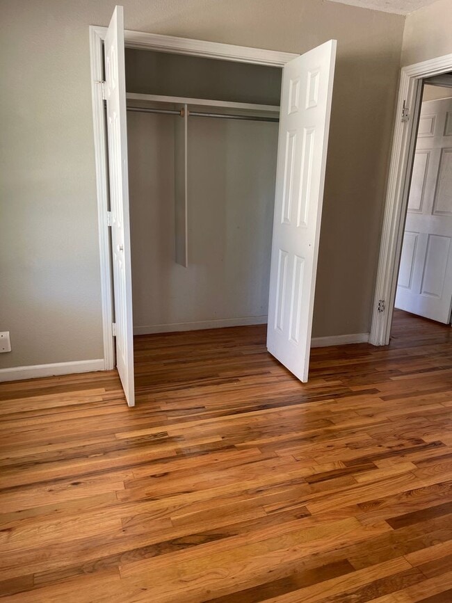 Foto del edificio - Pre Leasing for fall 2026! 4/3.5 in Tech Terrace!