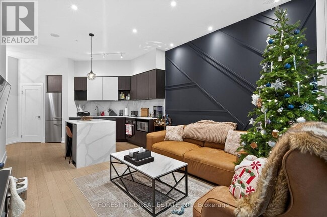 Building Photo - 99 The Donway W