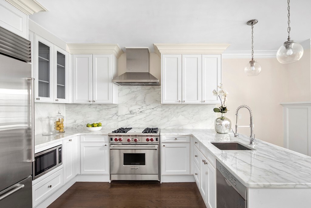 Primary Photo - 236 W 24th St